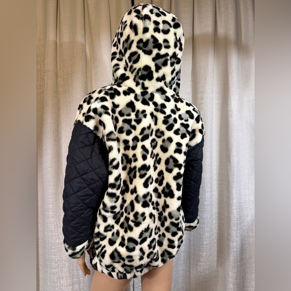 Black & White Leopard Faux Fur Hoodie Jacket (No Brand, Unisex Fit) - Picture 5 of 9